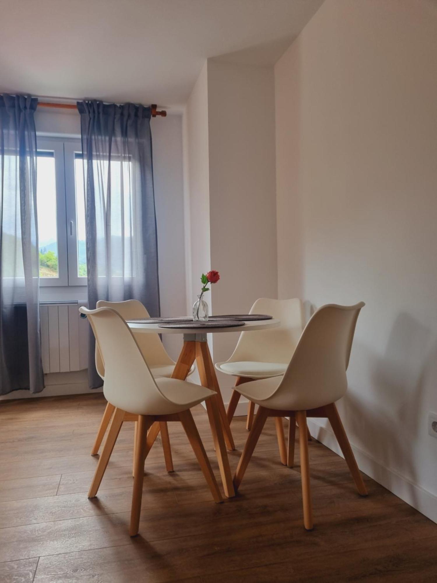 Maile Apartamentos Potes Habitación foto